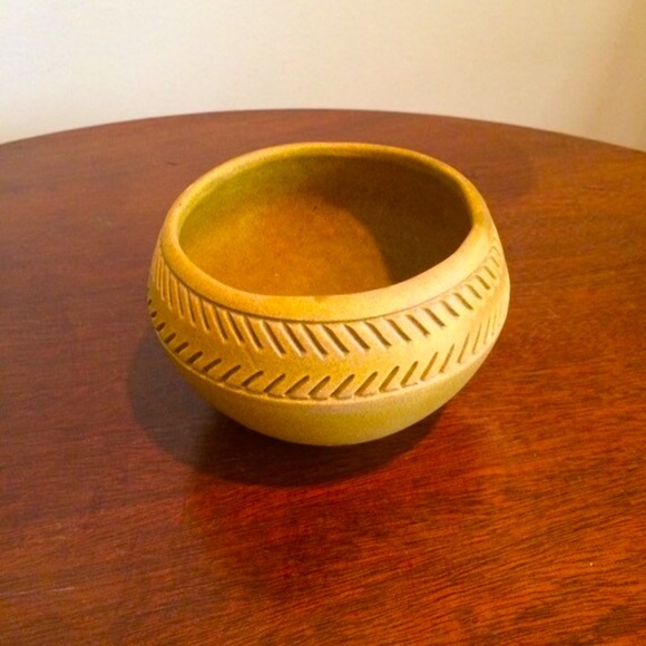 Vintage Alabama – Coushatta tribes bowl, signed - Picture 2 of 5